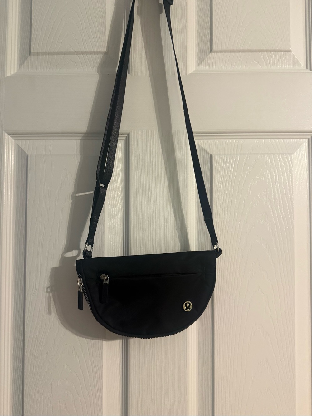 Lululemon Black Crossbody Shoulder Bag Adjustable Strap Silver Hardware